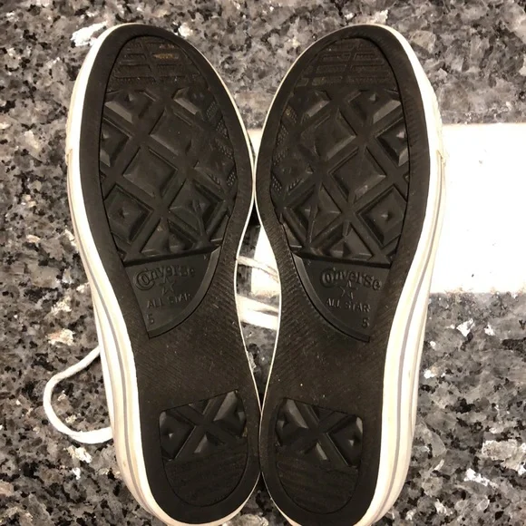 Converse All-Star Chuck Taylor Lo Glitter Toe Sneakers - Picture 14 of 17